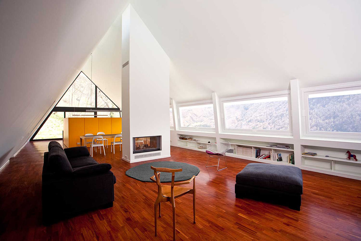 Cadaval & Sola-Morales renovates existing old vernacular house by using dry stone in Spain