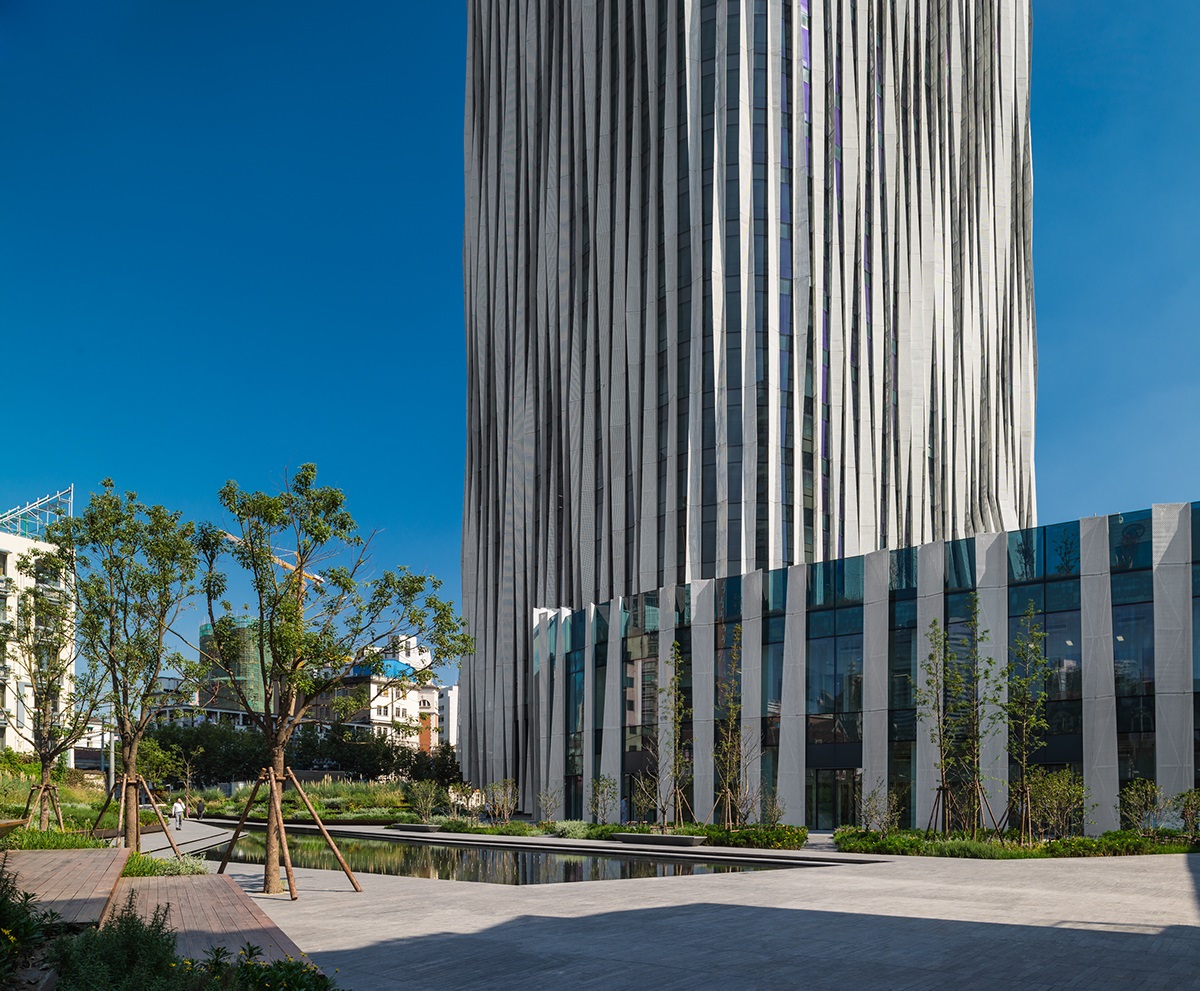 Kengo Kuma and Associates designed a Woven Lace-like office building Hongkou Soho in China