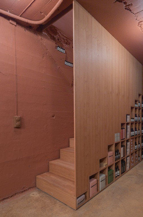 Snøhetta completed new Aesop Homansbyen store inspired from traditional woodworking technique