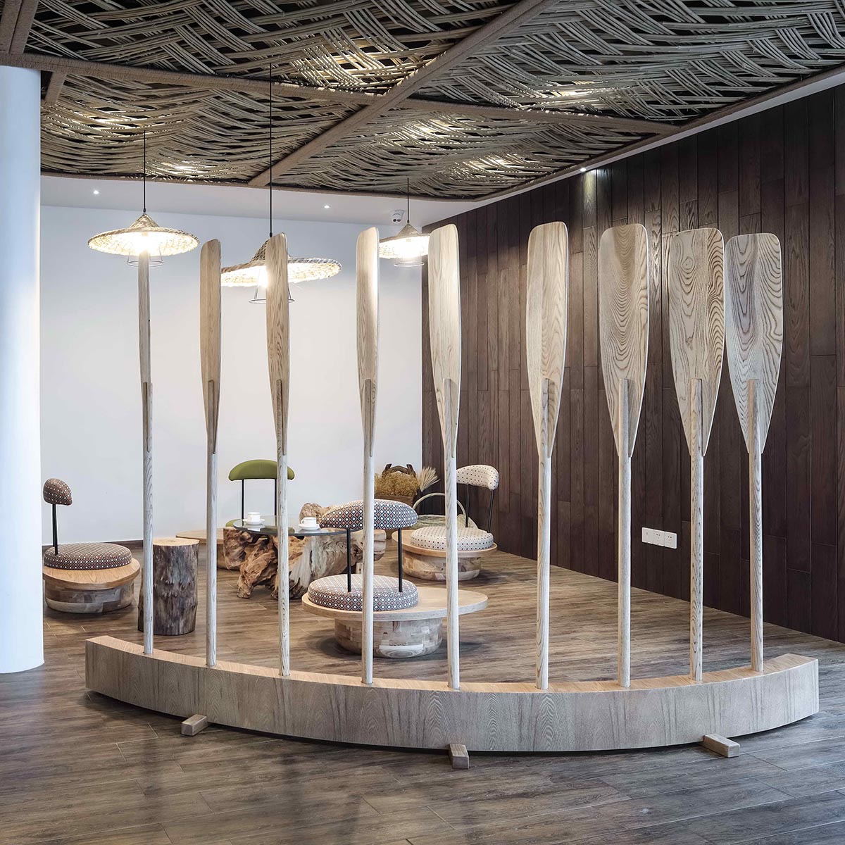 The Ripple Hotel and its furnitures are completely made up of wood and bamboo designed by Li Xiang