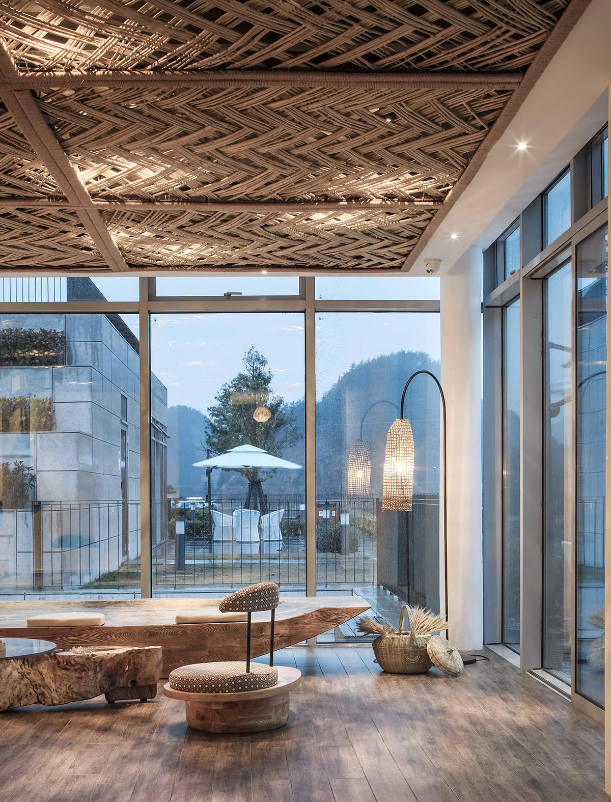 The Ripple Hotel and its furnitures are completely made up of wood and bamboo designed by Li Xiang