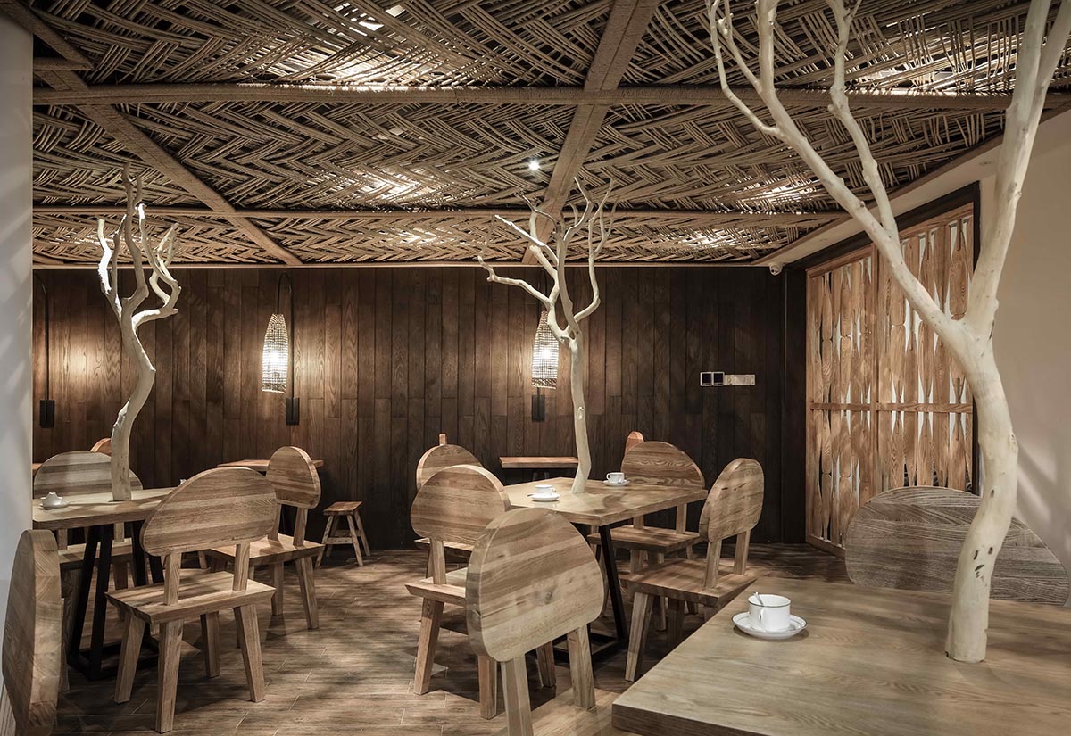 The Ripple Hotel and its furnitures are completely made up of wood and bamboo designed by Li Xiang