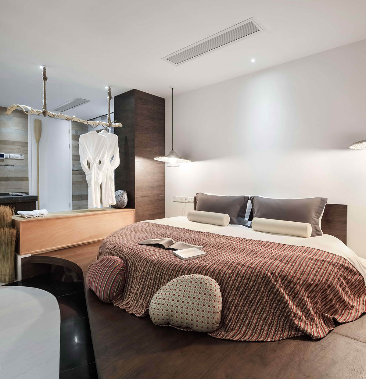 The Ripple Hotel and its furnitures are completely made up of wood and bamboo designed by Li Xiang