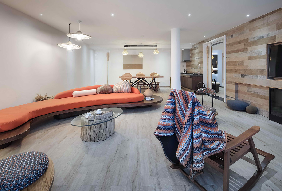 The Ripple Hotel and its furnitures are completely made up of wood and bamboo designed by Li Xiang