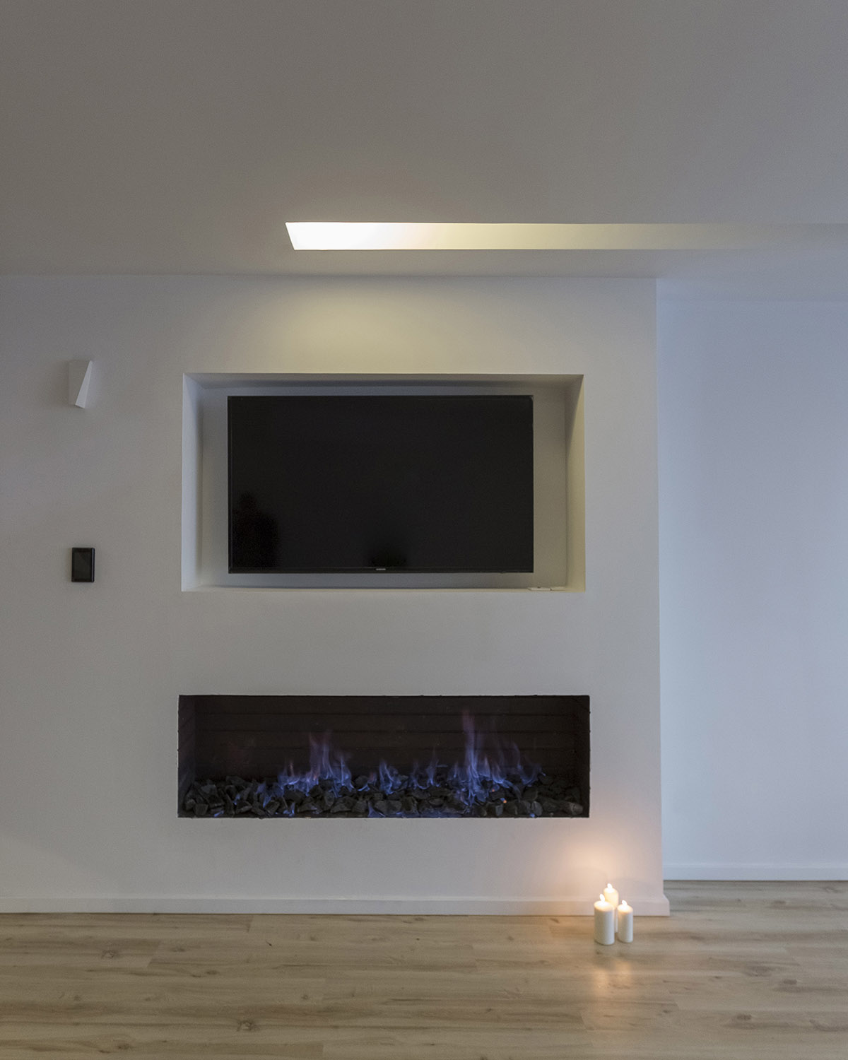 These Triple-Shifted Volumes in Iran create a sense of suspension designed by New Wave Architecture