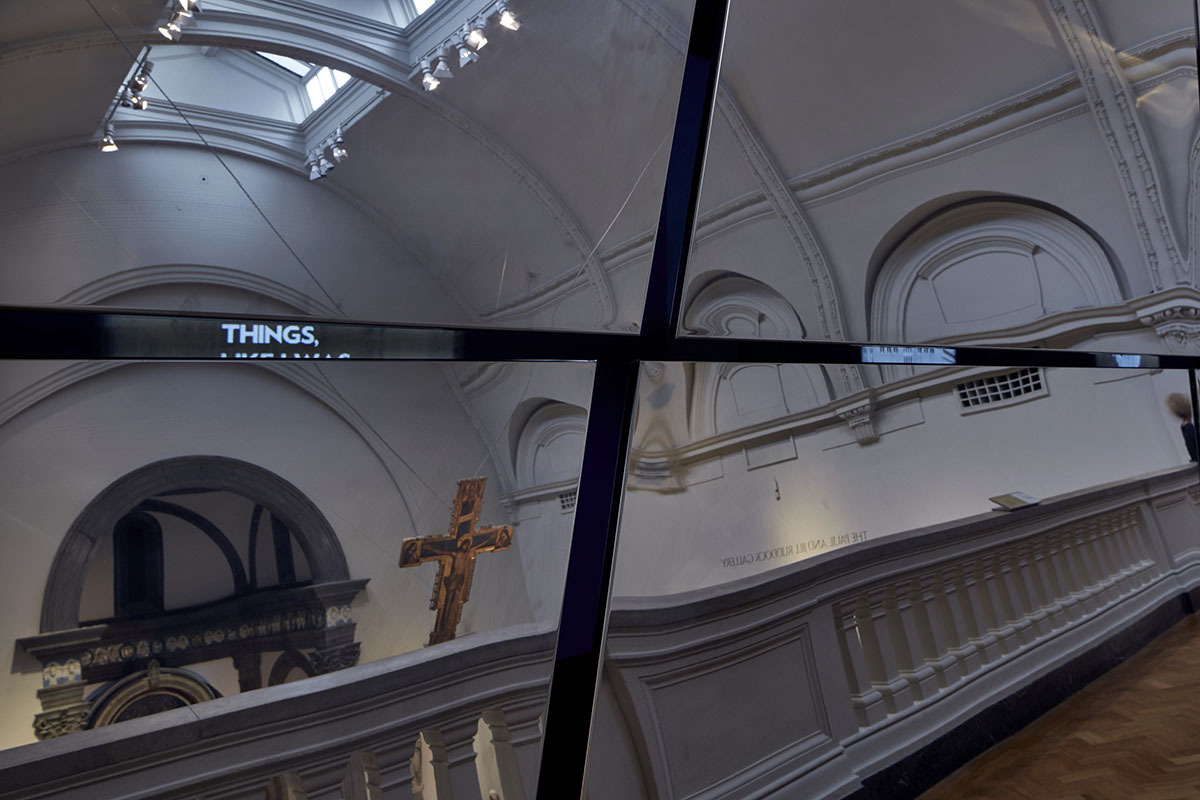 Tabanlıoğlu Architects anatomizes Madonna in a Fur Coat novel with a 13-metre-long mirrored black box