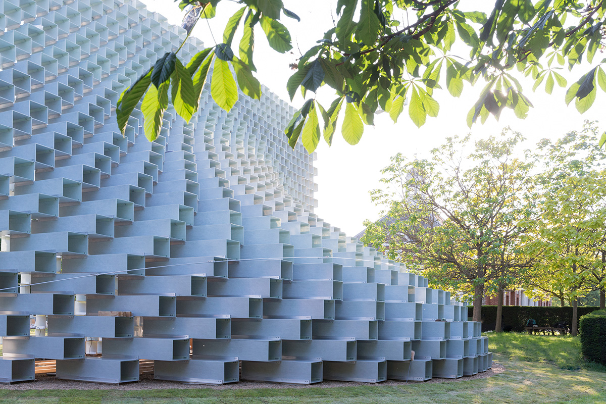 Bjarke Ingels completed cave-like Serpentine Pavilion transforming the wall into a space