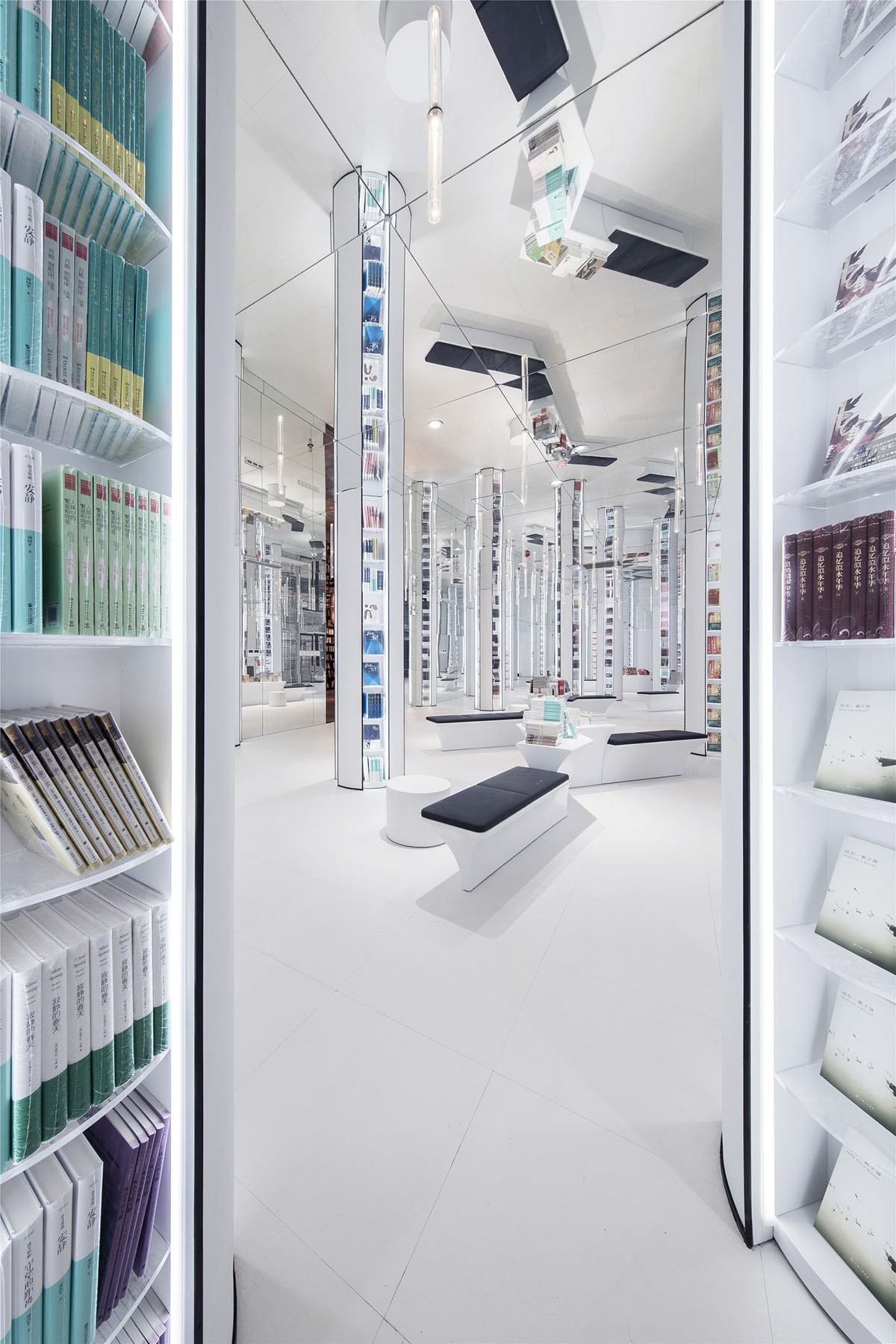 Li Xiang creates Zhongshuge Hangzhou, a forest of books theatrically arranged in China