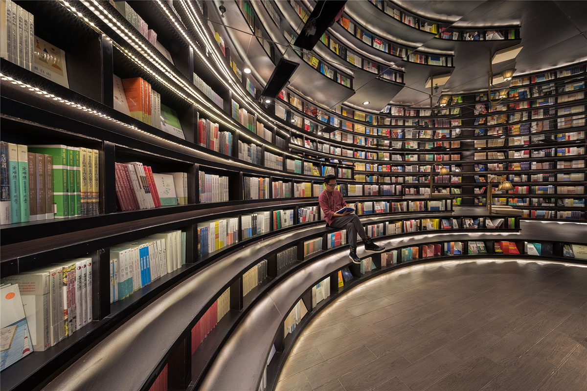 Li Xiang creates Zhongshuge Hangzhou, a forest of books theatrically arranged in China