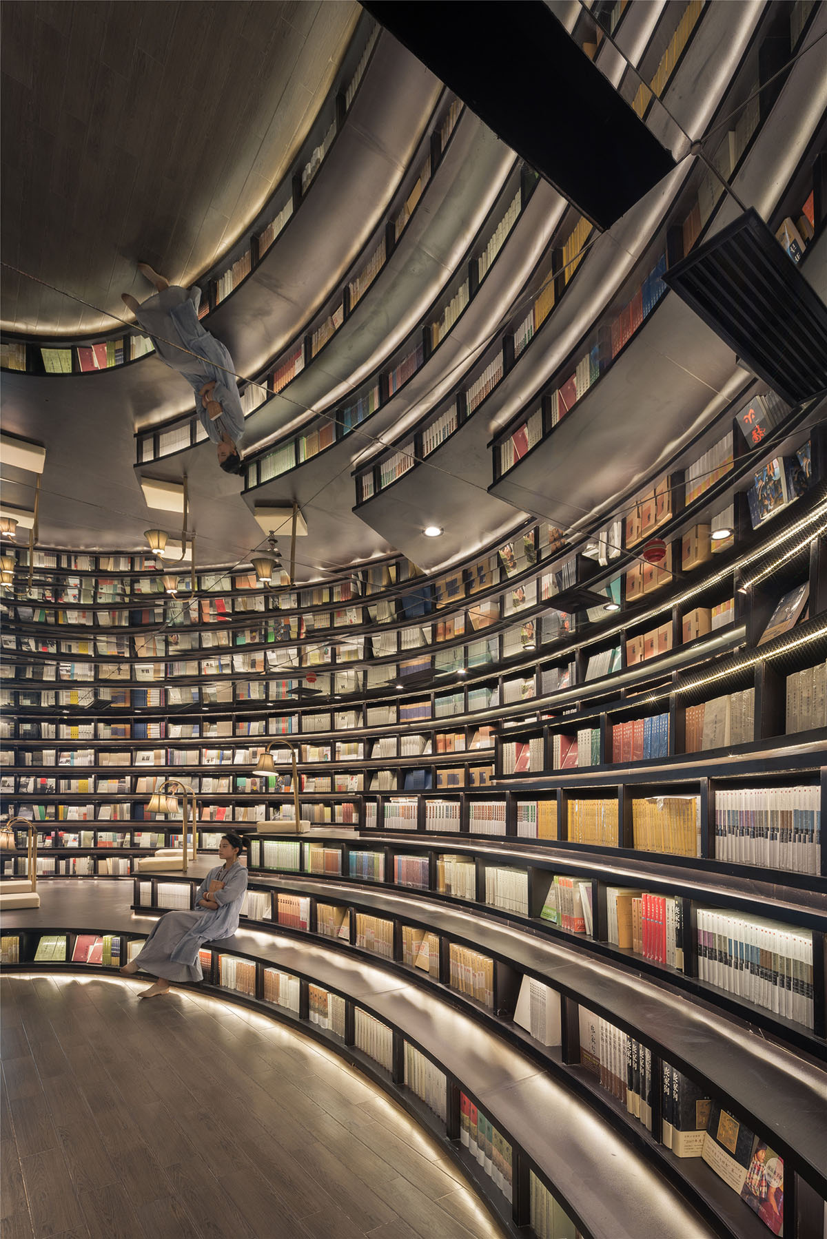 Li Xiang creates Zhongshuge Hangzhou, a forest of books theatrically arranged in China