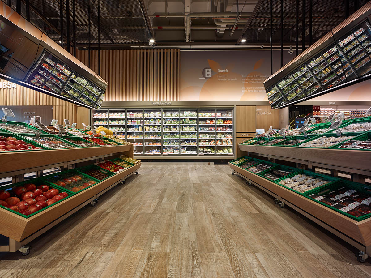 People experience new ways to shopping in the Carlo Ratti-designed Supermarket opens in Italy