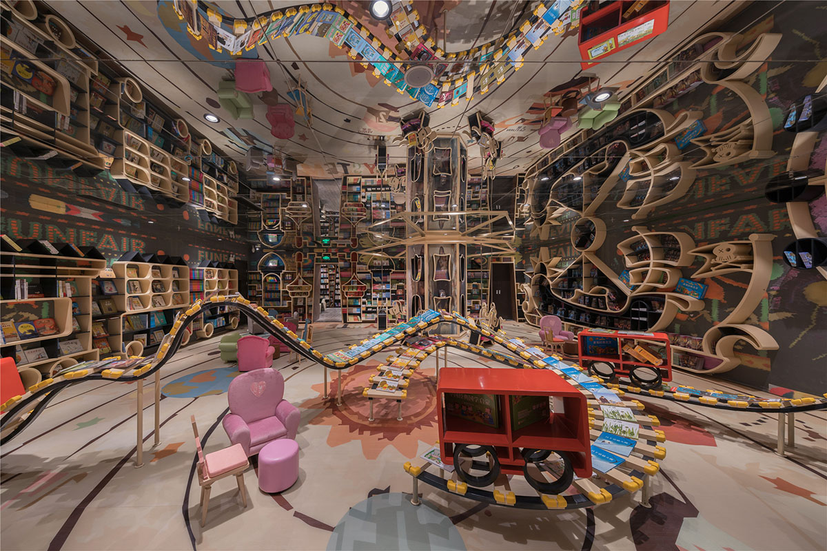 Li Xiang creates Zhongshuge Hangzhou, a forest of books theatrically arranged in China