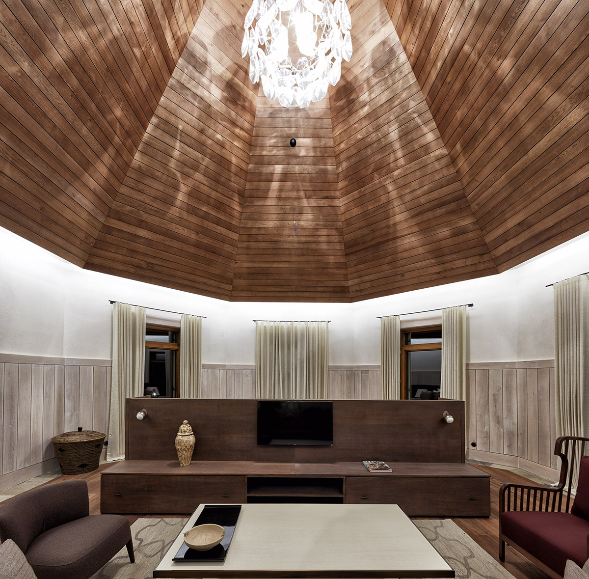 CM Mimarlık’s Vinero Winery & Hotel explores process of wine production in fluid spaces