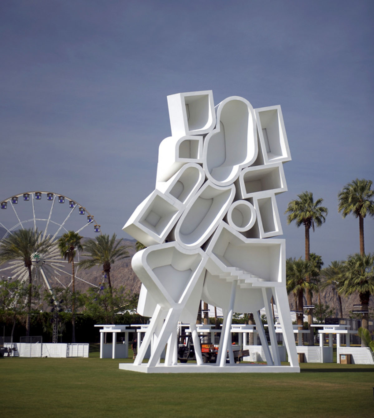 Artistic Installations Mark This Year’s Coachella Festival 2016