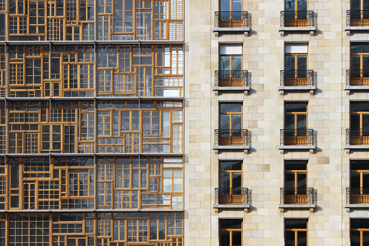 EU Headquarters’ facade is made of harmonised patchwork of oak windows and crystal like glazing