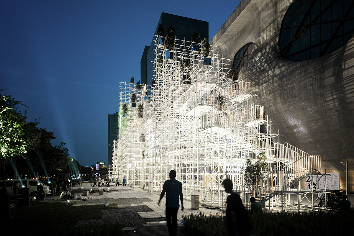 Sou Fujimoto imagines ’futuristic’ architecture with mountain-like translucent structure in Shanghai