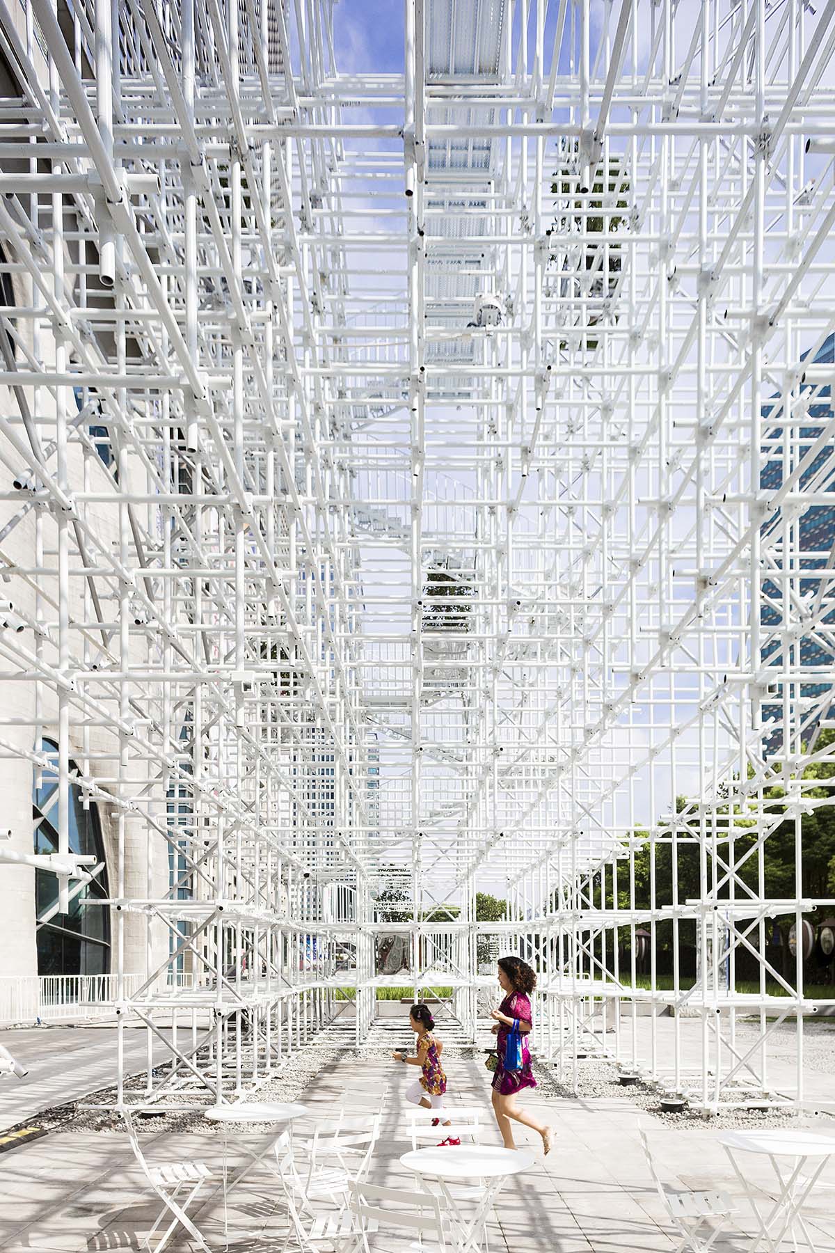 Sou Fujimoto imagines ’futuristic’ architecture with mountain-like translucent structure in Shanghai