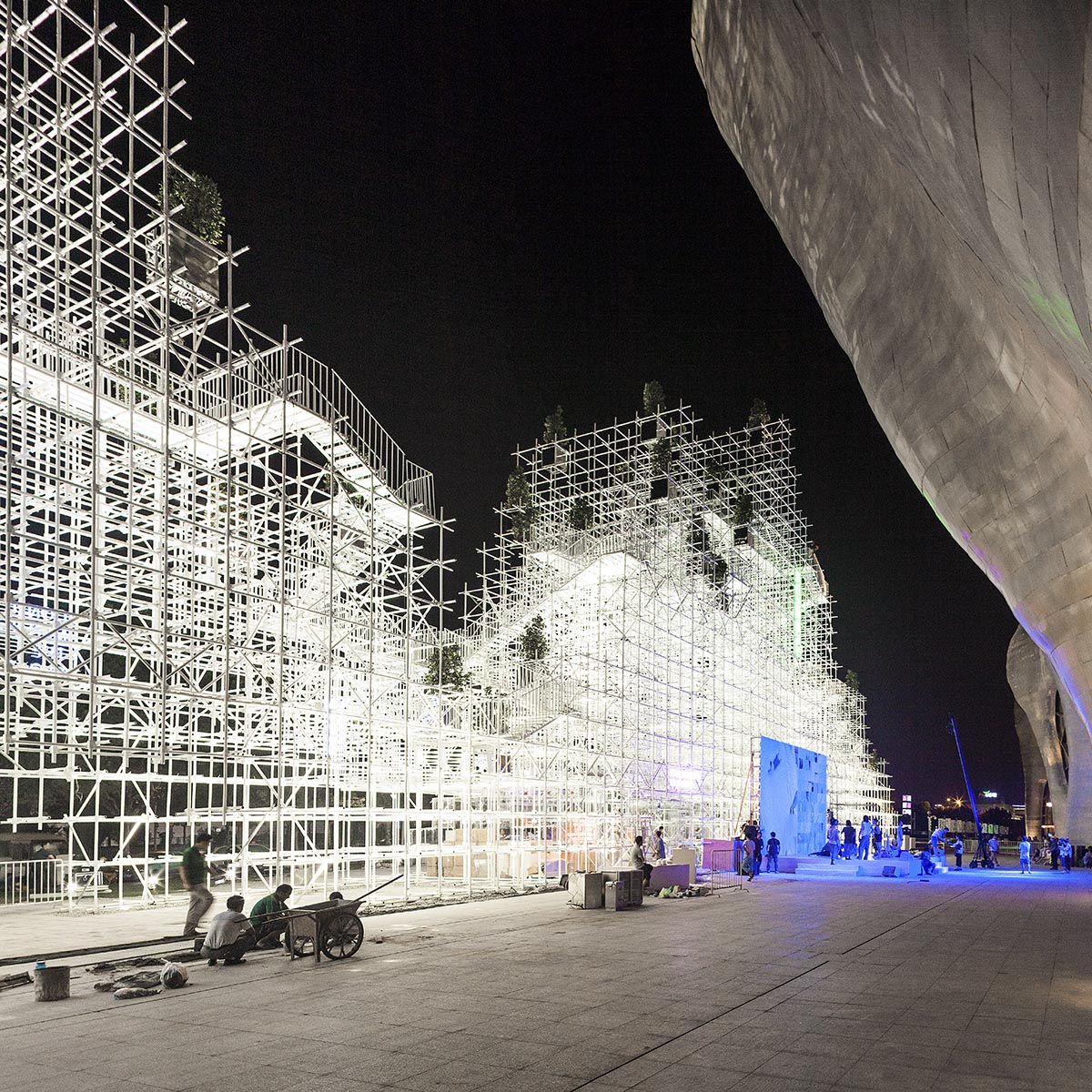 Sou Fujimoto imagines ’futuristic’ architecture with mountain-like translucent structure in Shanghai