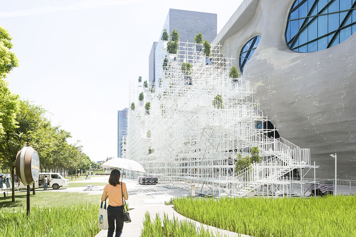Sou Fujimoto imagines ’futuristic’ architecture with mountain-like translucent structure in Shanghai
