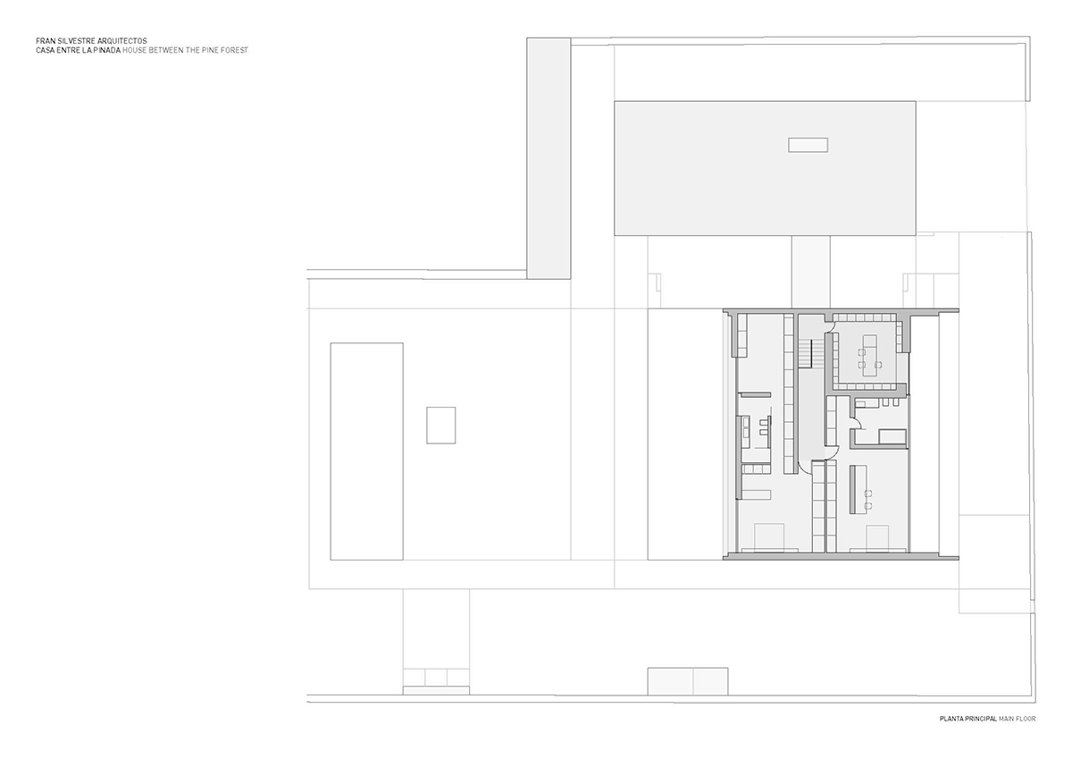 Fran Silvestre Arquitectos completes a volume-shifting house between the pine forest of Spain