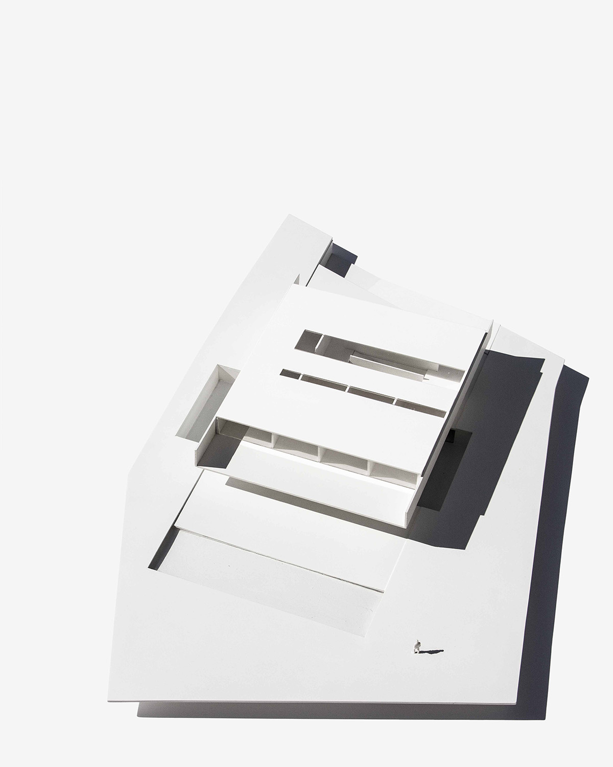 Aluminium House&rsquo;s dramatic cantilever produces one-storey effect designed by Fran Silvestre