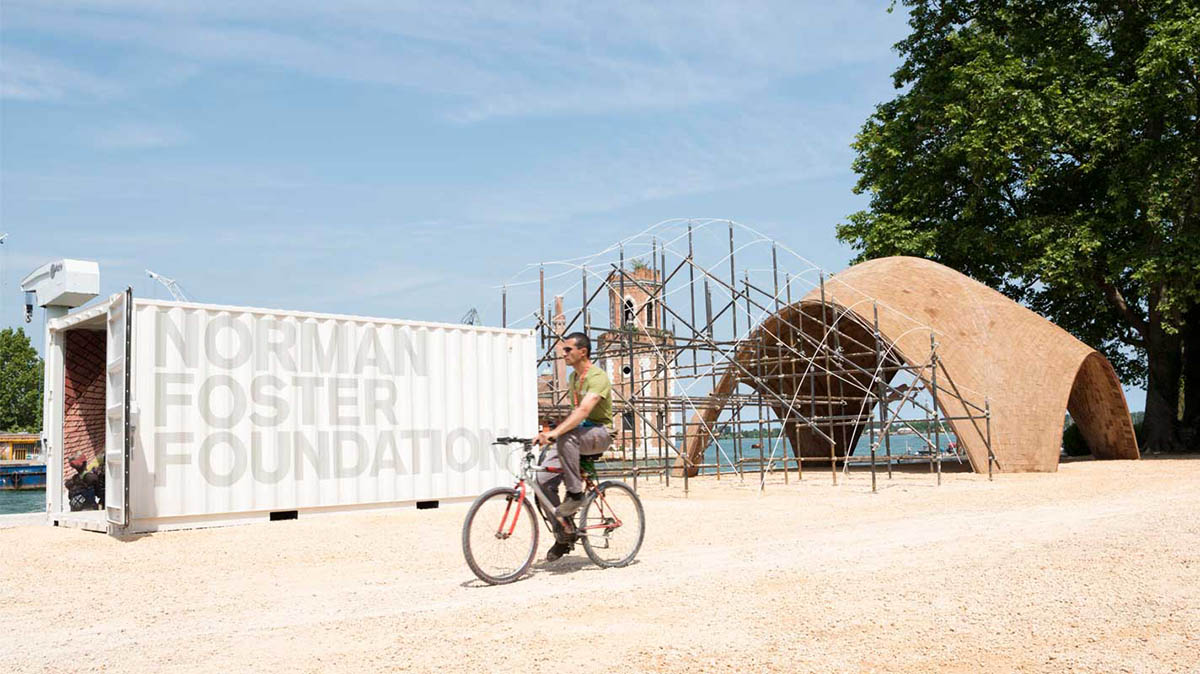 Norman Foster presents Droneport Prototype at the Venice Biennale 2016