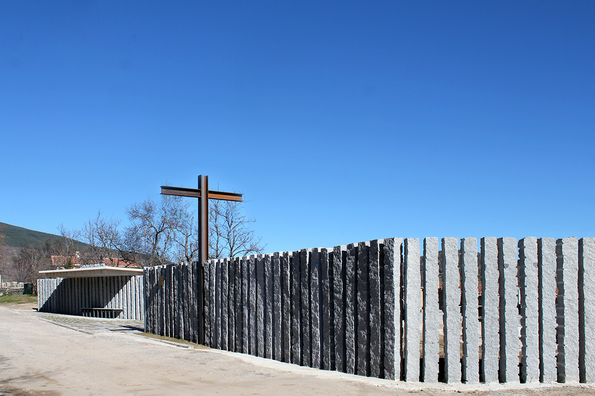 Muka Arquitectura completes New Access and Columbarium in Lozoya, Madrid