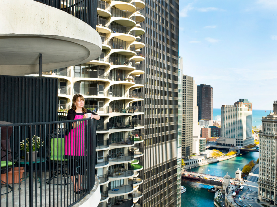 Iconic balconies of Marina City are banned for its residents during four months repair period