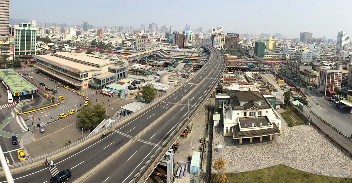 Mecanoo wraps up new Kaohsiung Train Station with organic and landscaped roof canopy in Taiwan