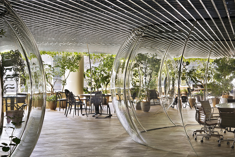 Hiroshi Nakamura & NAP completed a bulbous-formed Start Today Tokyo Office with green infill