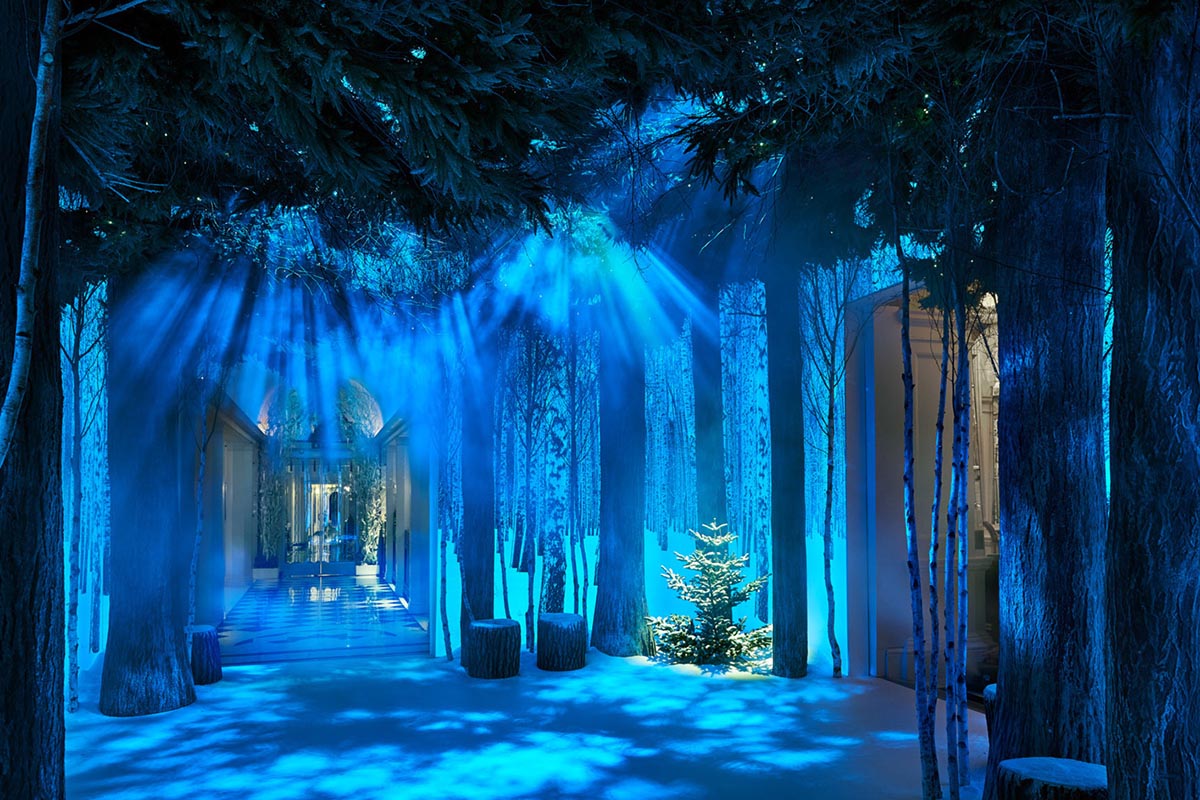 Jony Ive and Marc Newson interpret various iterations of technology on Claridge’s Christmas Tree