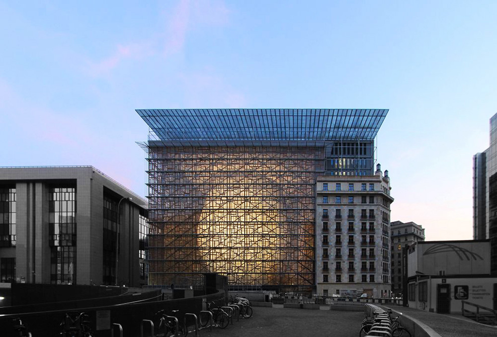 EU Headquarters’ facade is made of harmonised patchwork of oak windows ...