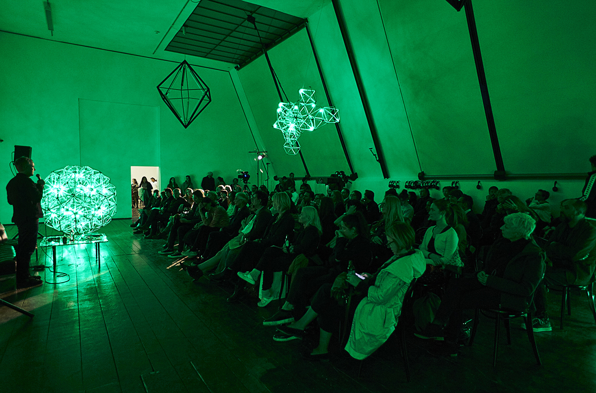 Olafur Eliasson’s ’Green light’ responds to refugee crisis and civic transformation in Europe