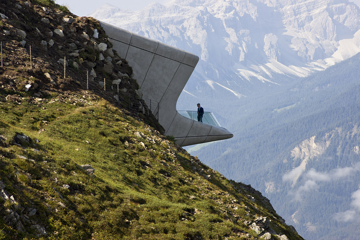 Zaha Hadid 1950-2016