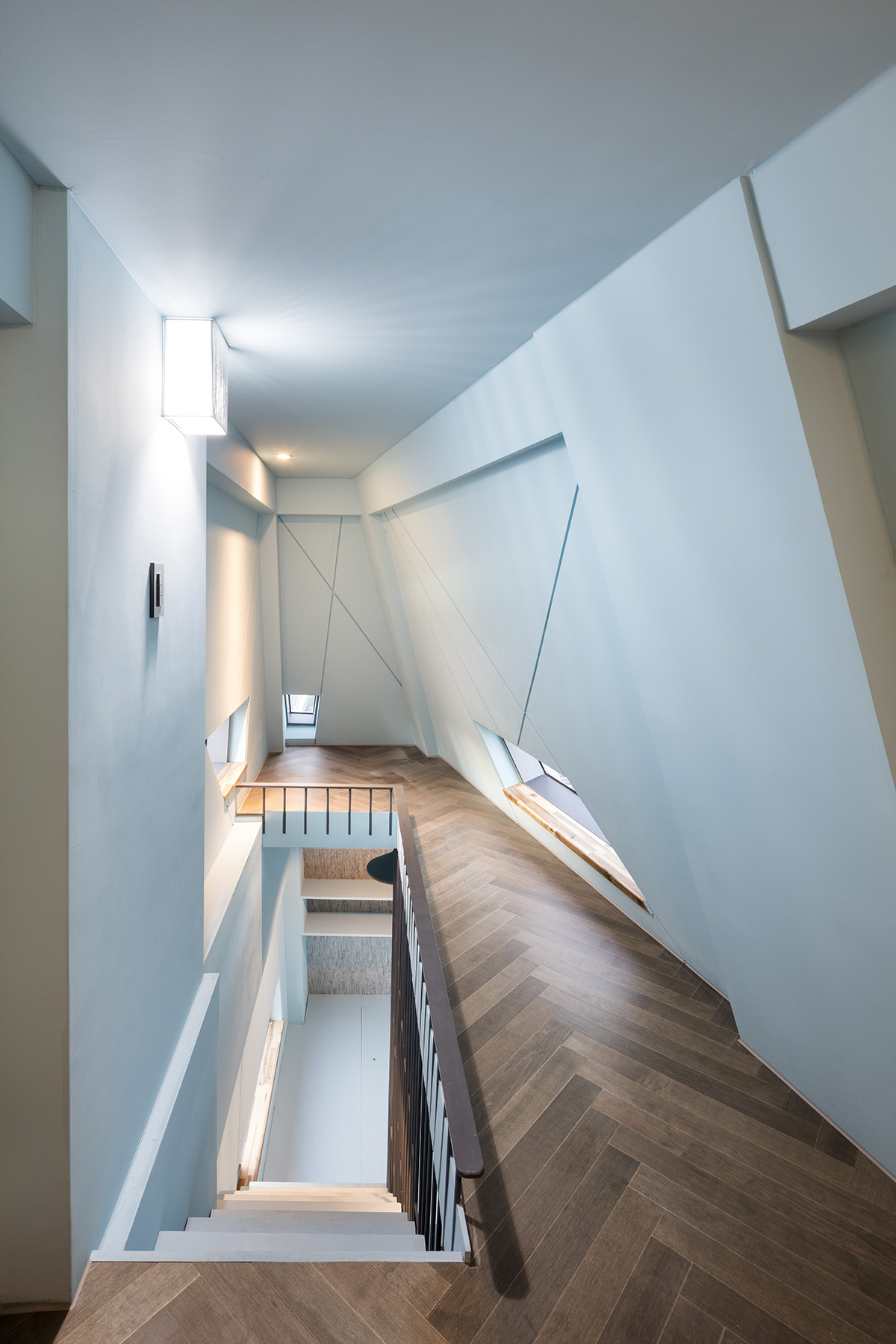 Moon Hoon completes Dogok Maximum mixed-use narrow house in Seoul with randomly drawn windows