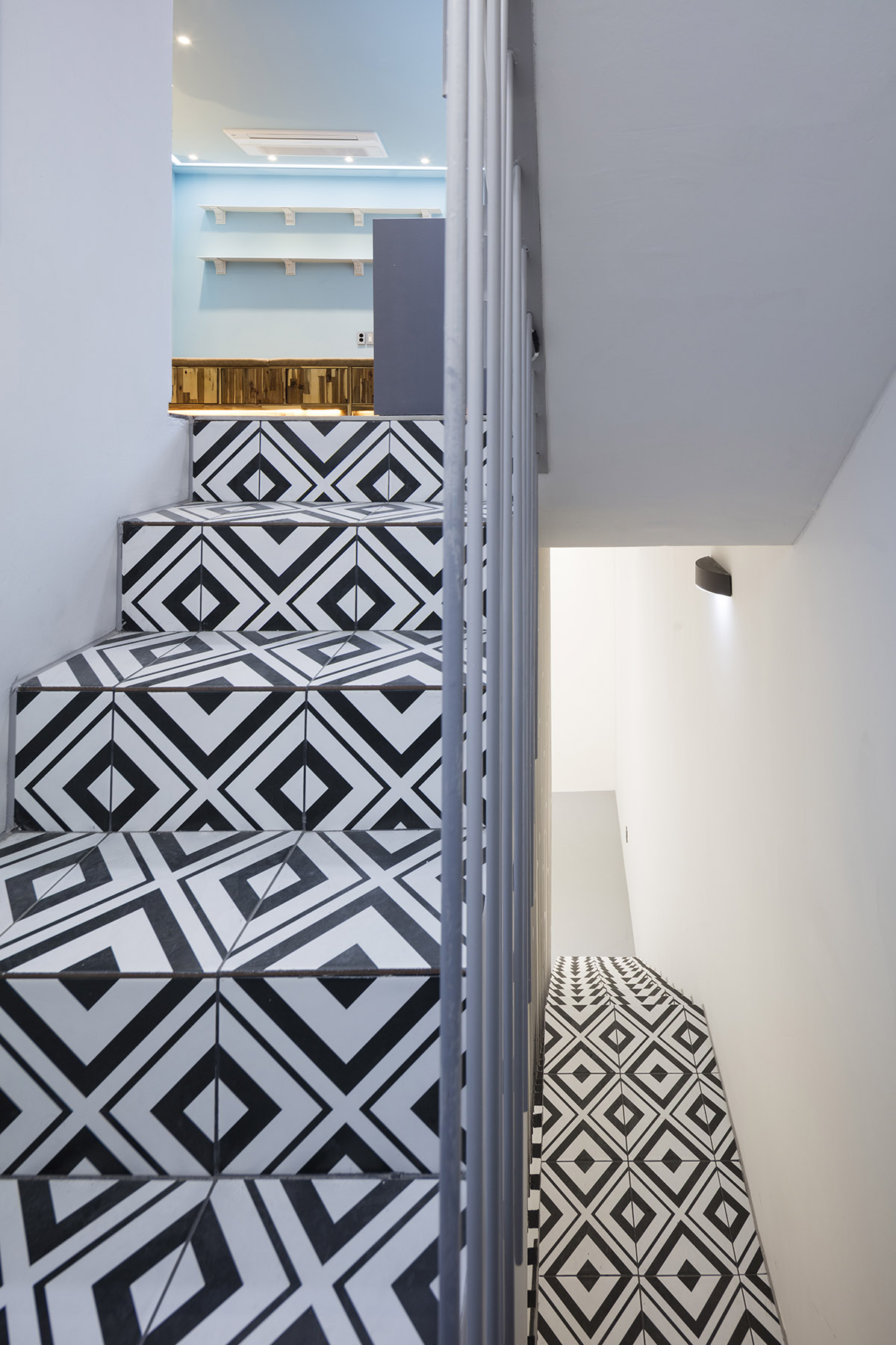 Moon Hoon completes Dogok Maximum mixed-use narrow house in Seoul with randomly drawn windows