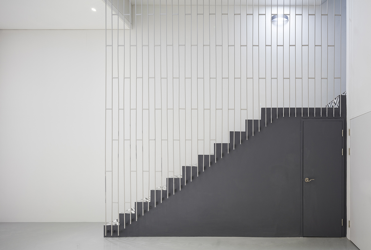 Moon Hoon completes Dogok Maximum mixed-use narrow house in Seoul with randomly drawn windows