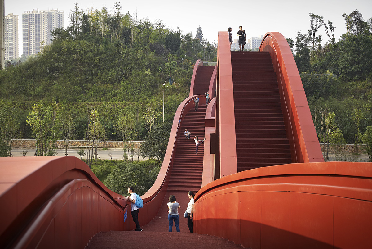 NEXT Architects unveils tortuous mega bridge creating multiple levels for China’s Meixi Lake