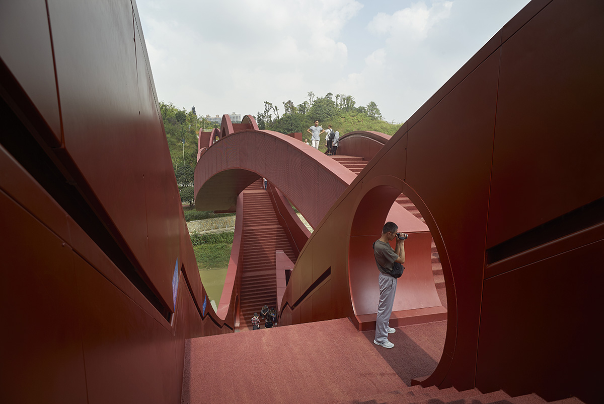 NEXT Architects unveils tortuous mega bridge creating multiple levels for China’s Meixi Lake