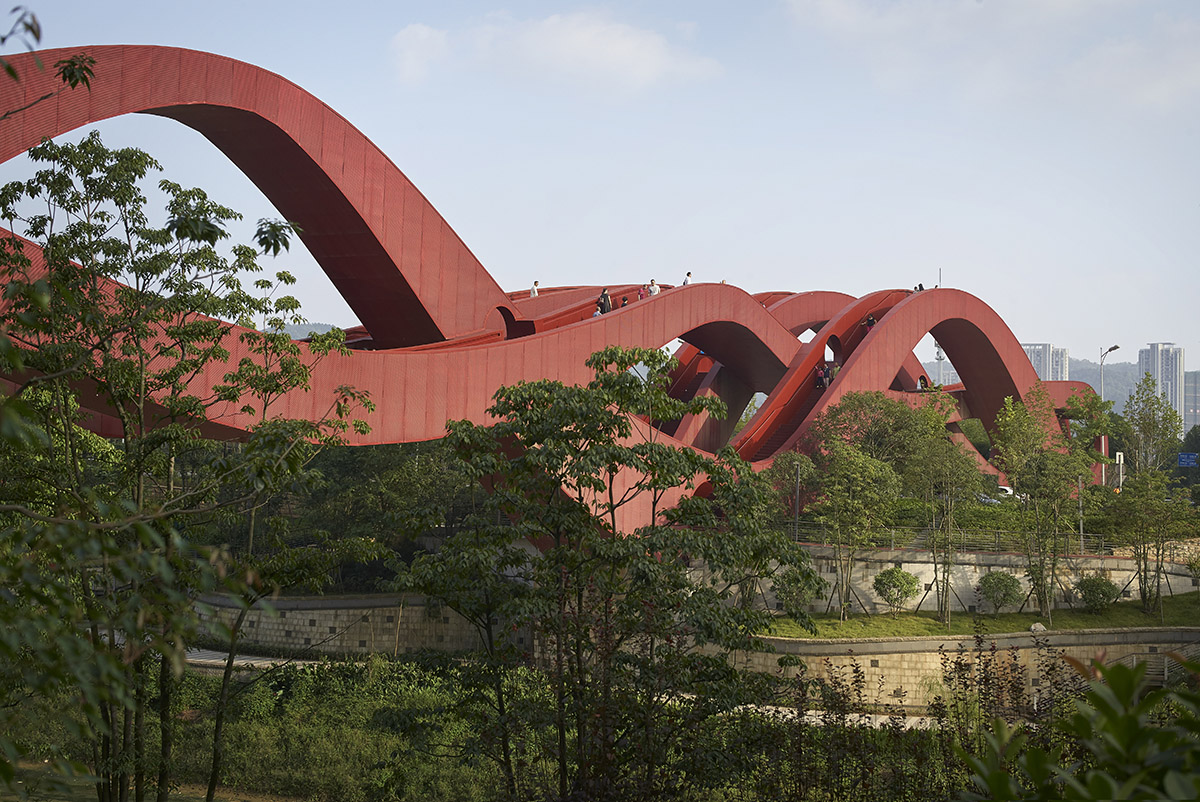 NEXT Architects unveils tortuous mega bridge creating multiple levels for China’s Meixi Lake