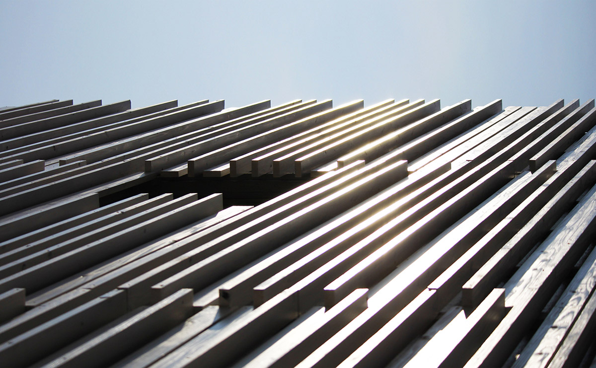 Jun Murata renovates Japan&rsquo;s historic building with white fins while keeping its iconic presence