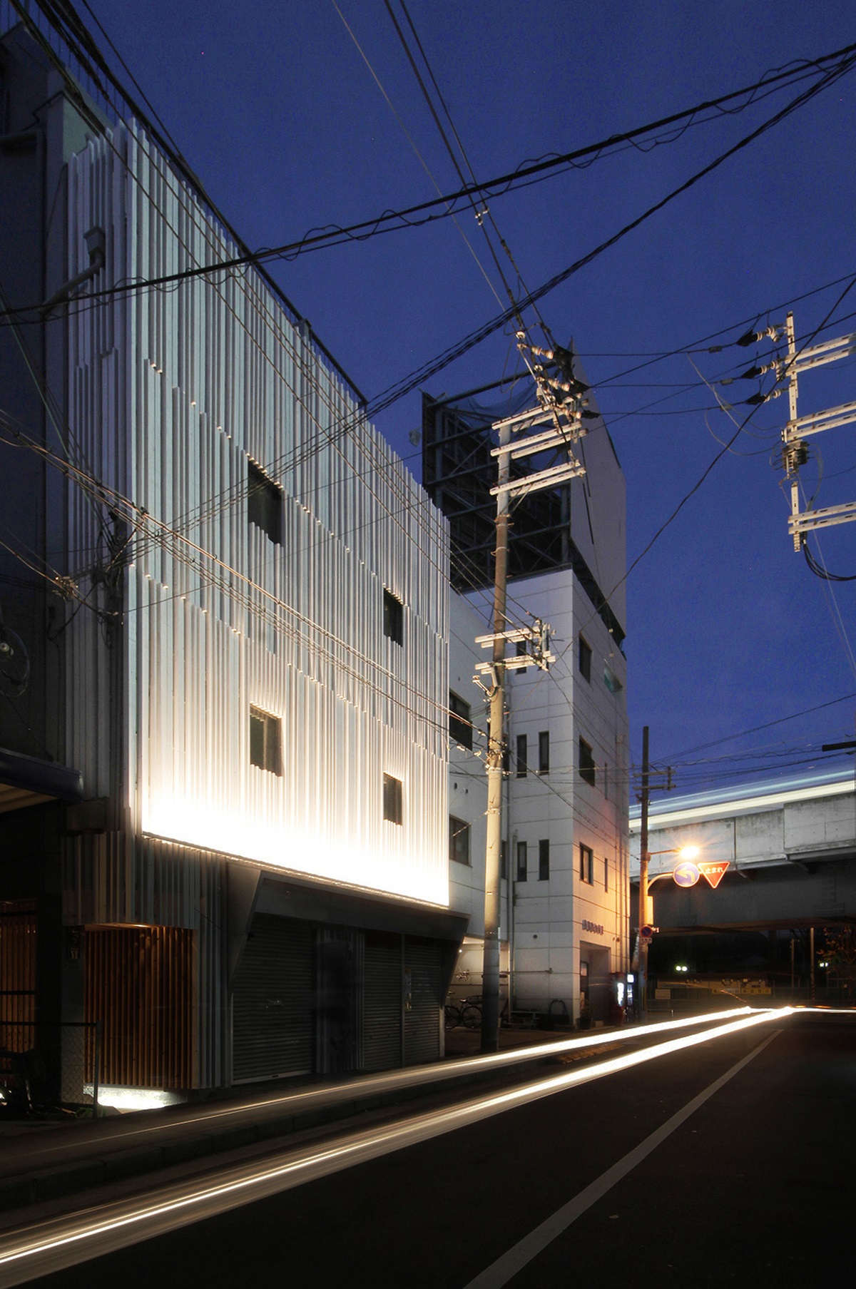 Jun Murata renovates Japan&rsquo;s historic building with white fins while keeping its iconic presence