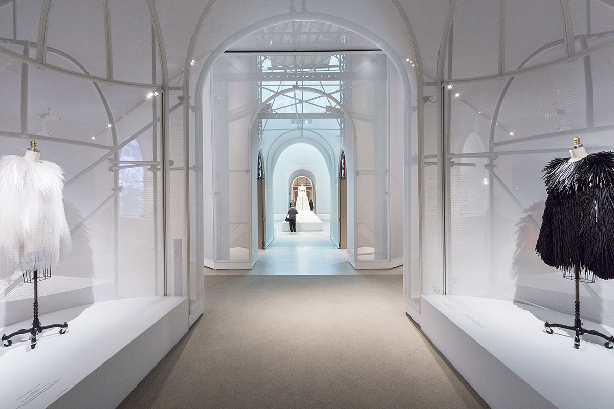 OMA architect Shohei Shigematsu designed a ’fashion-temple’ for the Met’s Manus x Machina
