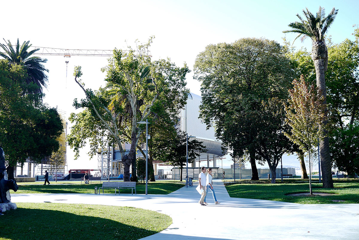 Renzo Piano&rsquo;s giant spaceship Centro Bot&iacute;n nears completion in Spain