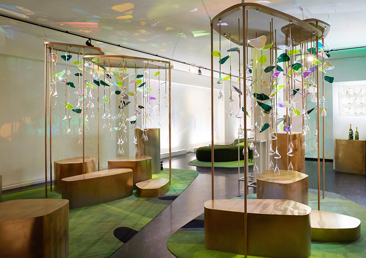 Perrier-Jou&euml;t&rsquo;s bioresponsive garden invites you to a dramatic space where champagne is served
