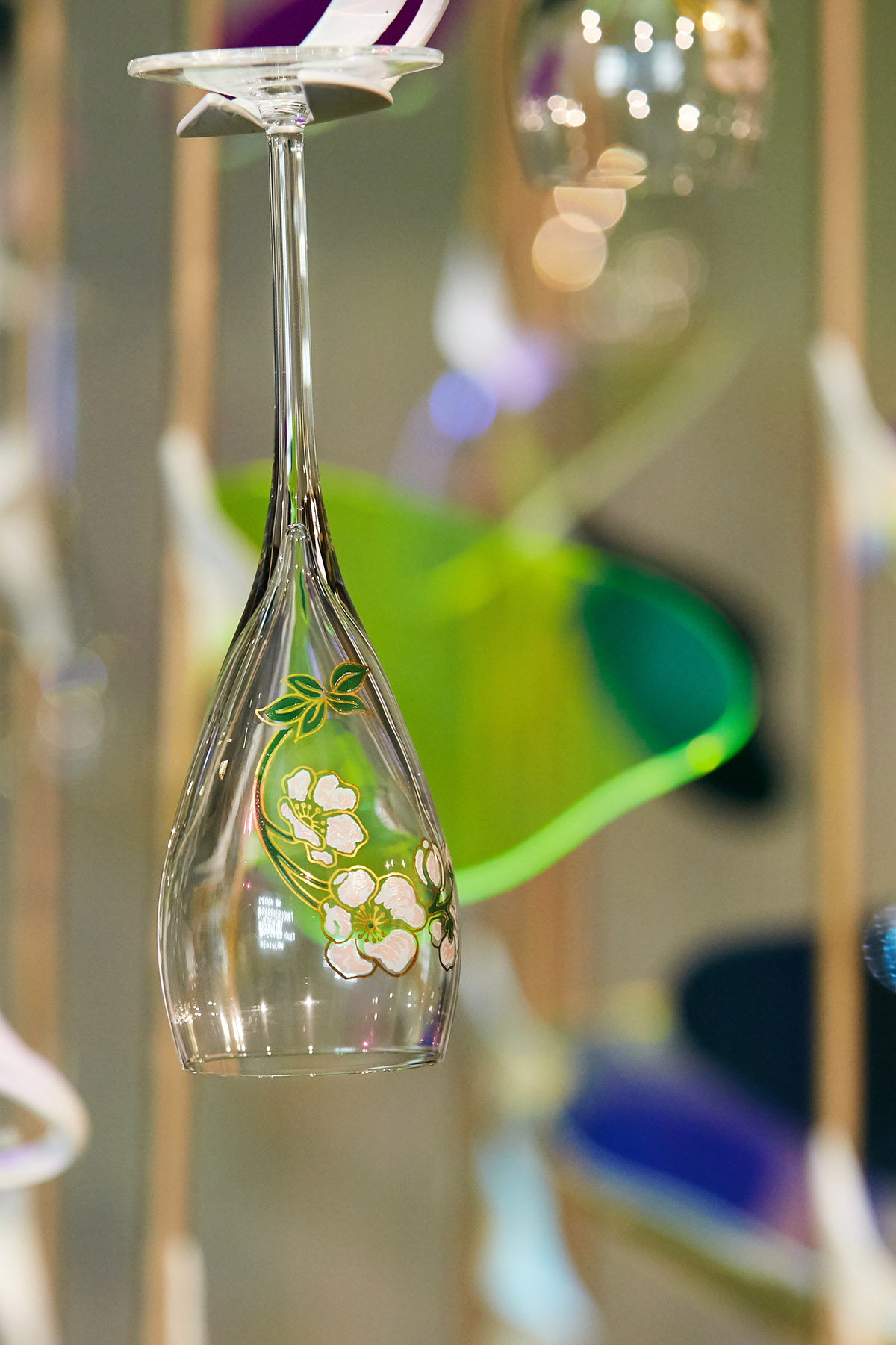 Perrier-Jou&euml;t&rsquo;s bioresponsive garden invites you to a dramatic space where champagne is served