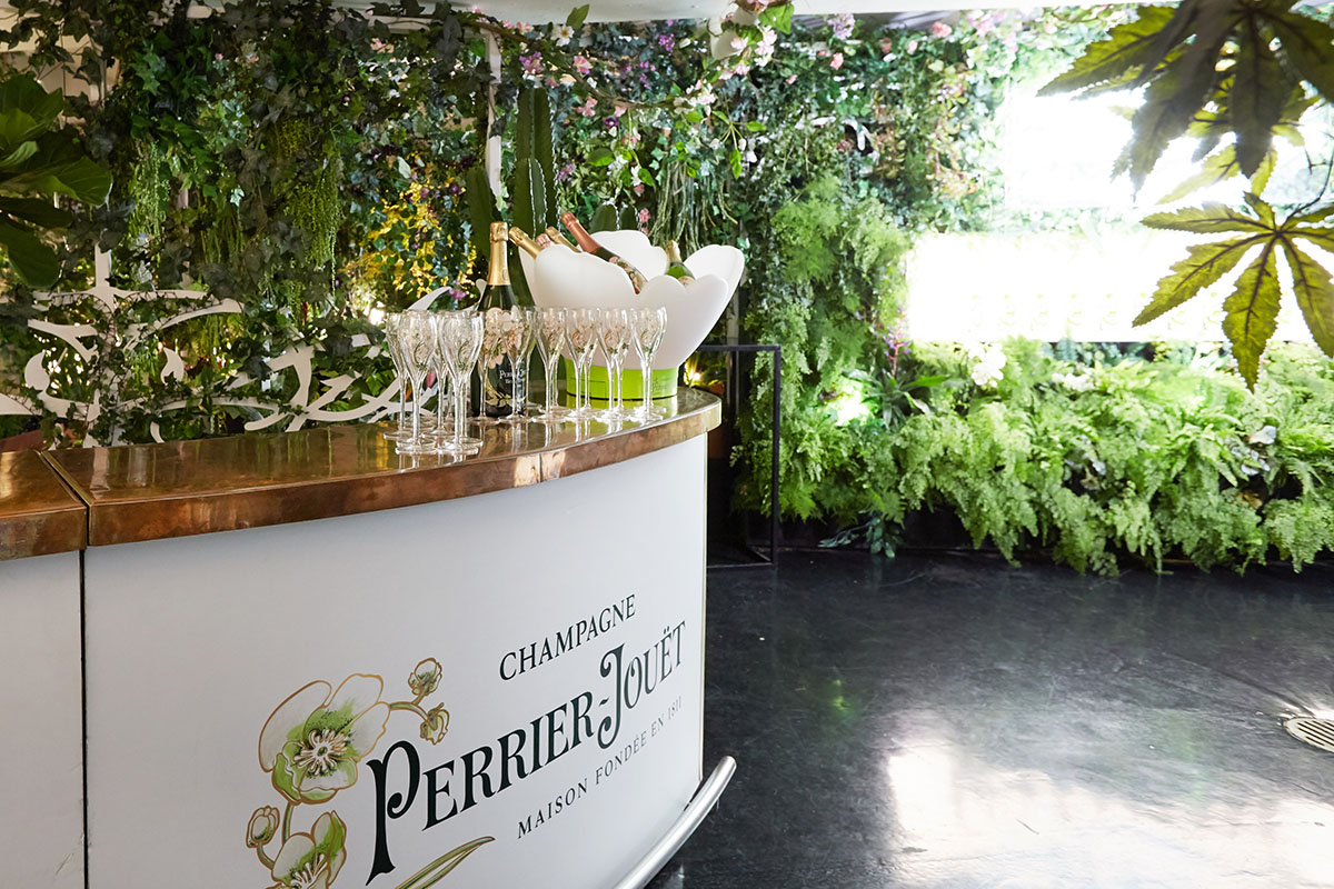 Perrier-Jou&euml;t&rsquo;s bioresponsive garden invites you to a dramatic space where champagne is served