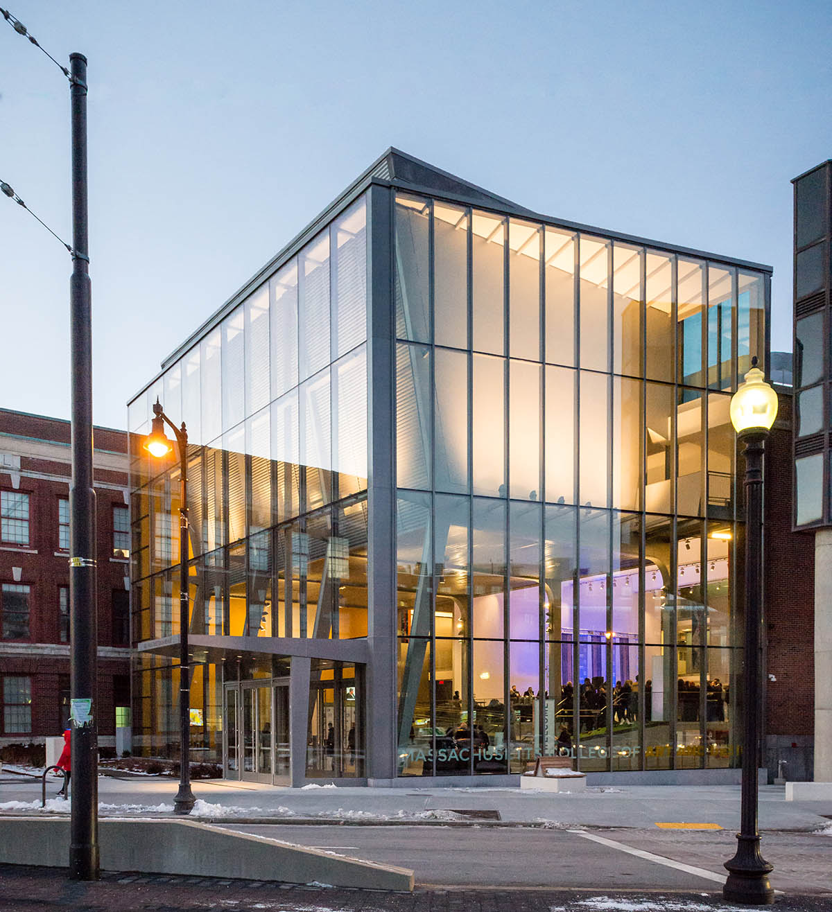 Ennead Architects transformed 1930’s old gymnasium into Design and Media Center in Boston