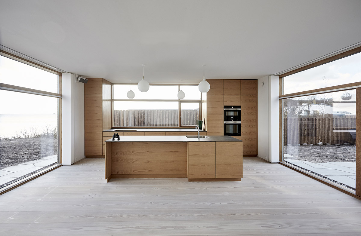 ADEPT completes soft-edged private villa with floating transitions in the interior