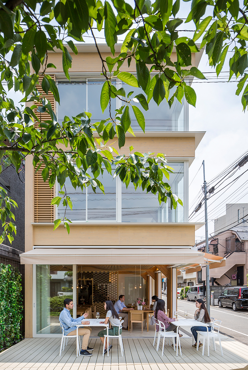 Shigeru Ban Architects combines Vin Sante restaurant with N House at the prominent corner of Tokyo